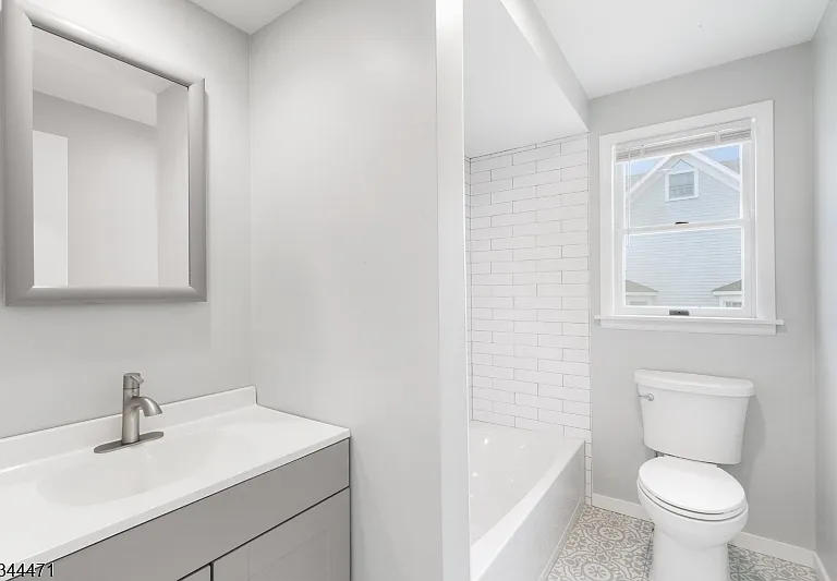 15 Madison Ave — Photo 14
