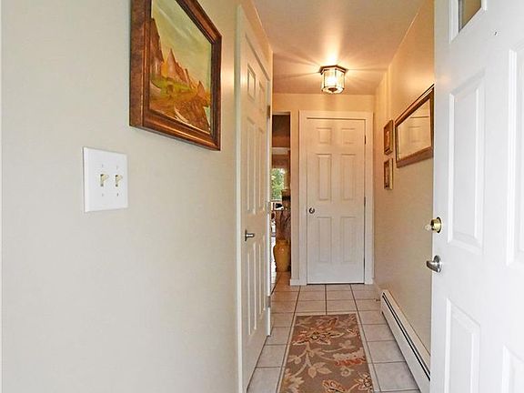 3rd image of 21 Sterling Dr APT 1