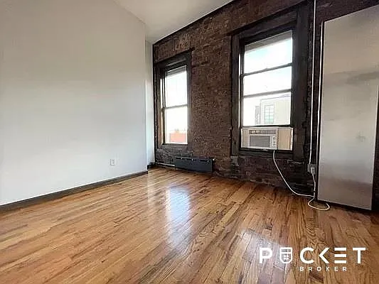 Rented by PocketBroker Inc | media 4