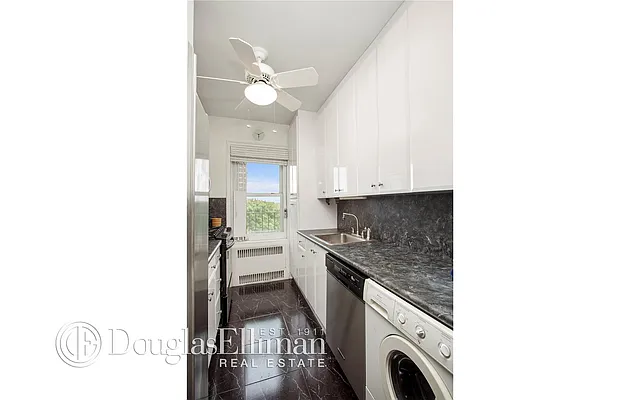 Sold by Douglas Elliman | media 20