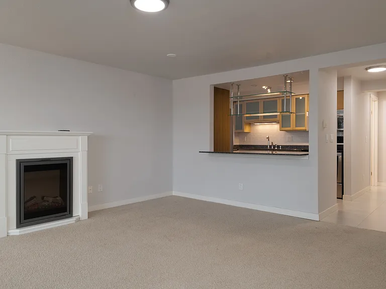 701 122nd Ave NE #408 — Photo 2