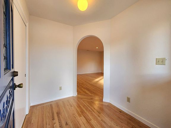 3rd image of 1868 Channing Ave