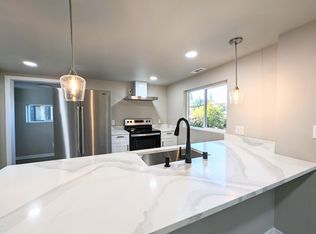 839 SW 116th St #A, Seattle, WA 98146