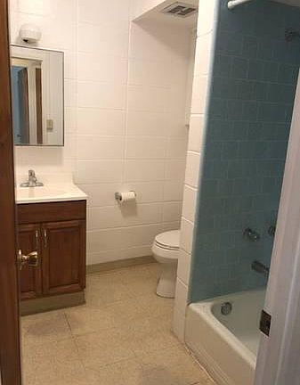 4th image of 837 Lukepane Ave APT A