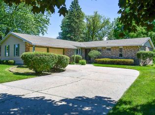 3056 S Glenway Dr, Bay City, MI 48706