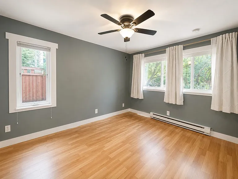 2111 E John St #104 — Photo 15