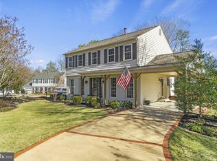 8854 Applecross Ln, Springfield, VA 22153