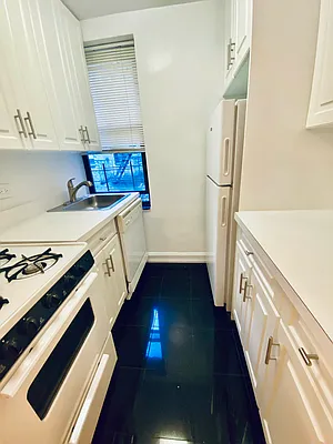 Rented by Douglas Elliman | media 4