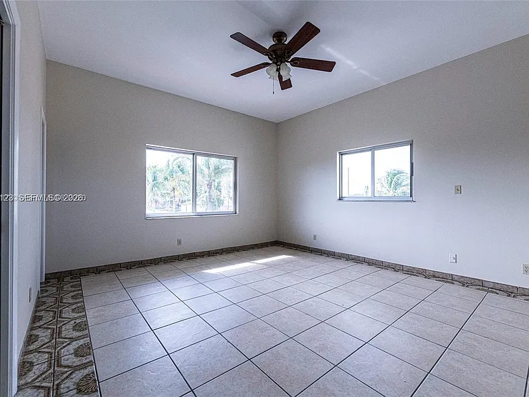 236 N Federal Hwy #201 — Photo 17