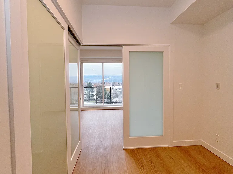 1380 Pridham Ave — Photo 13