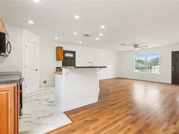 5th image of 2534 Music St