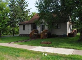 312 2nd St NW, Bertha, MN 56437