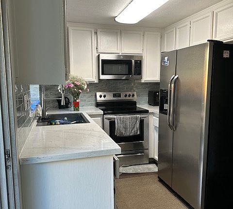 3rd image of 261 Banana Grove Ln