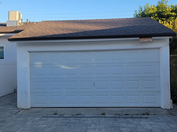 3rd image of 13532 Hamlin St
