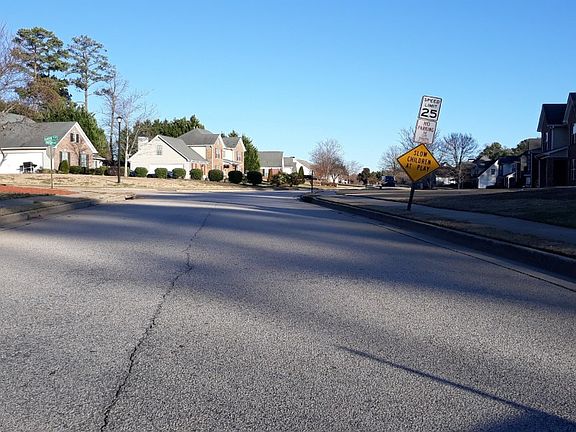 5th image of 273 Whitney Ln