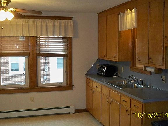 2nd image of 28 Berlin St