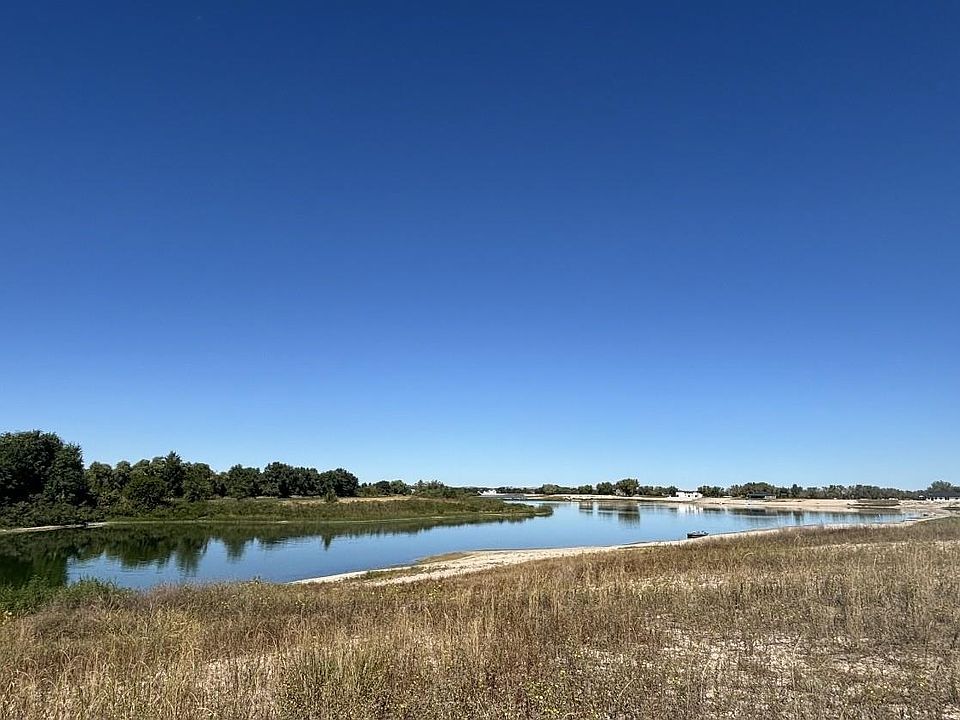 2nd image of 15 Regal Rd