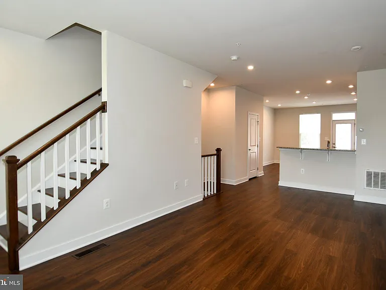 4917 Crest View Dr — Photo 16