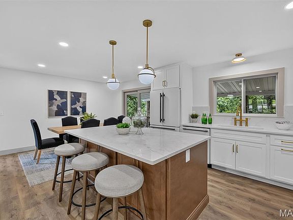 5th image of 25 Big Oak Dr