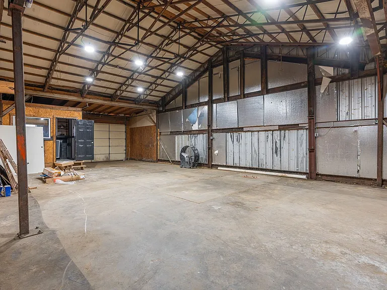 13081 E State Highway 22 — Photo 4