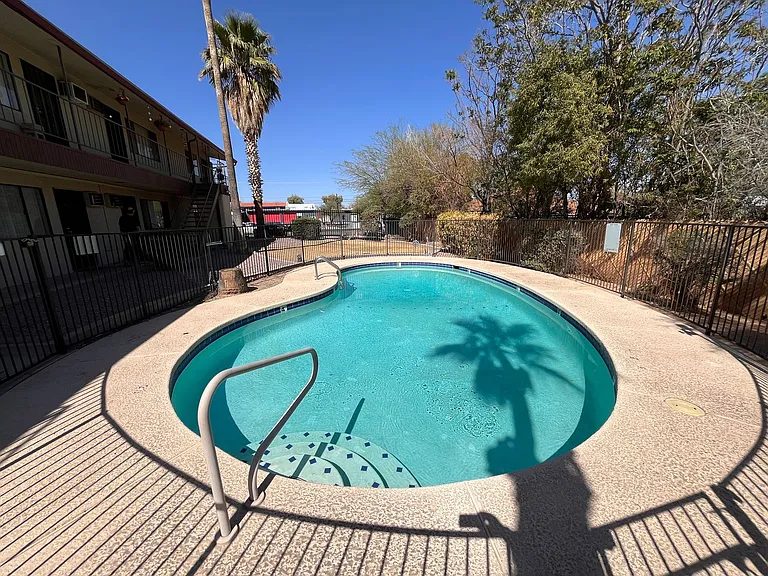 3052 N Alvernon Way — Photo 13