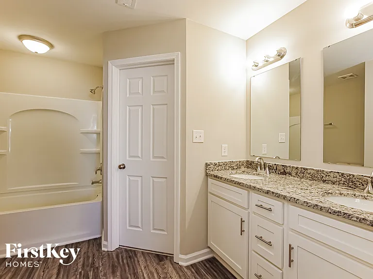 2301 Jacobs Ct — Photo 11