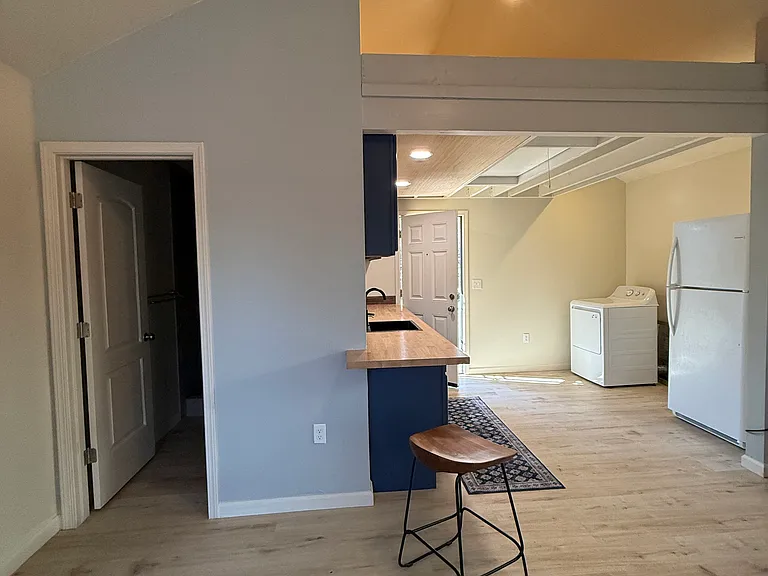 280 E 4th Ave — Photo 23