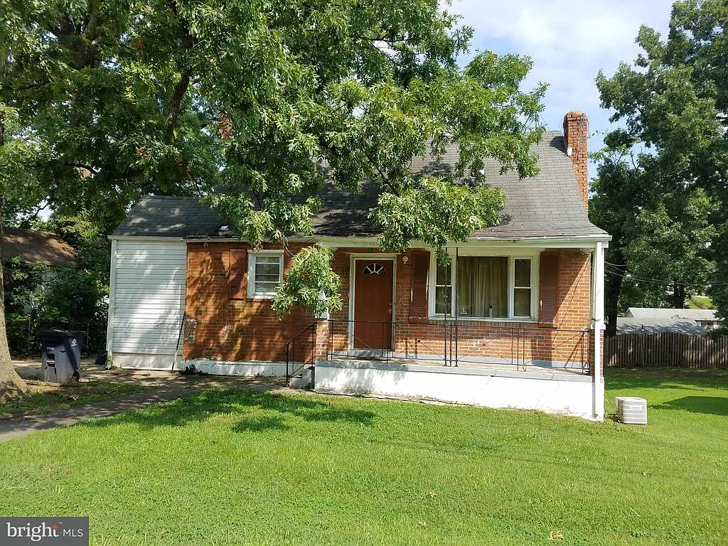 6718 Clinglog St photo 1