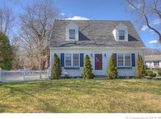 215 S Broad St, Pawcatuck, CT 06379