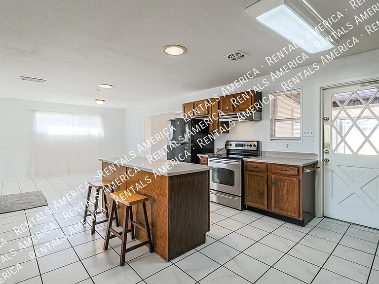 1314 N 70th St — Photo 14