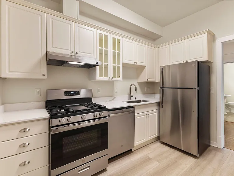 The New Carroll Apartments — Photo 26