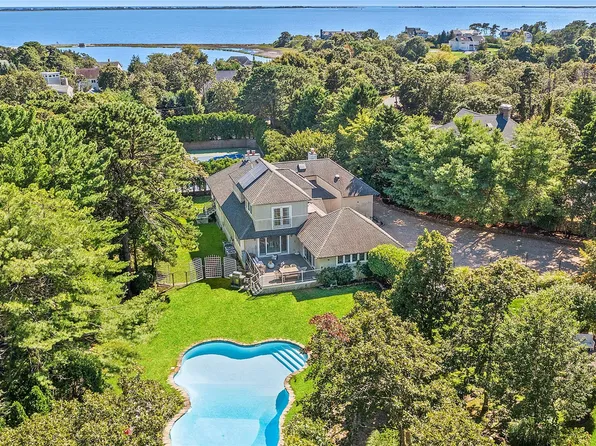 141 Middle Pond Road, Southampton, NY 11968