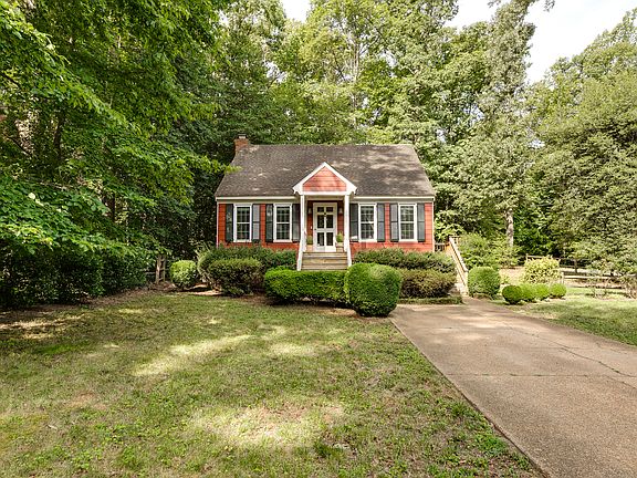 3rd image of 5607 Willow Creek Ln