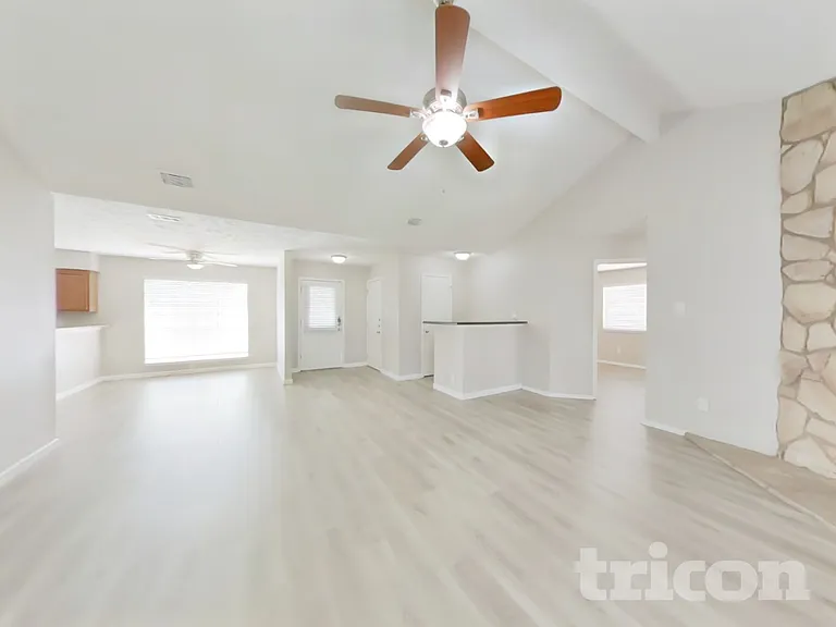 14831 Waterside Dr — Photo 2