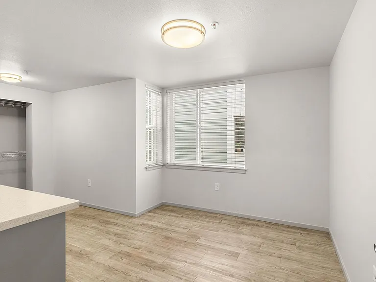 1806-1812 12th Ave Apartments — Photo 12