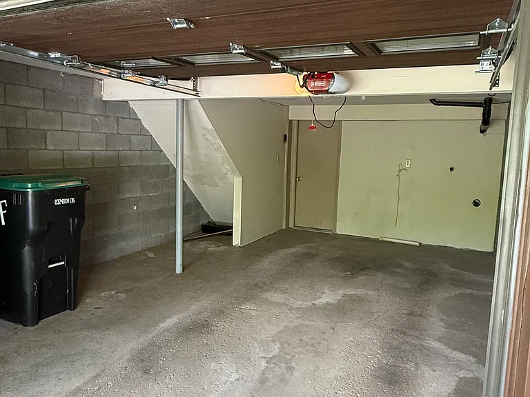 309 Redrome Cir W — Photo 3