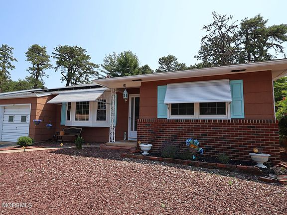 2nd image of 24 Zeeland Drive