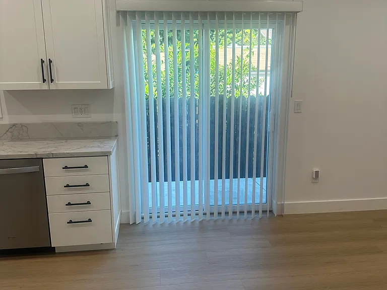 11337 Utopia Ave — Photo 4