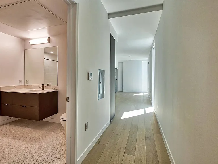 1048 Manzanita — Photo 12