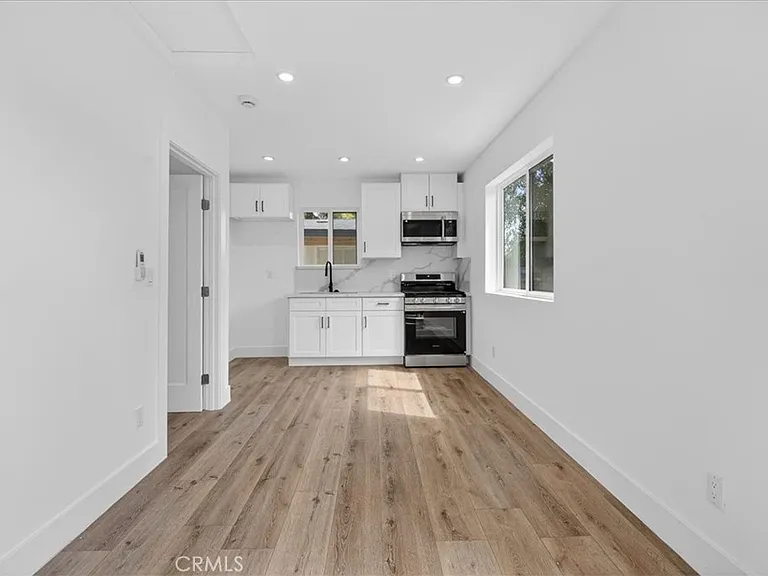 7053 Fallbrook Ave — Photo 5