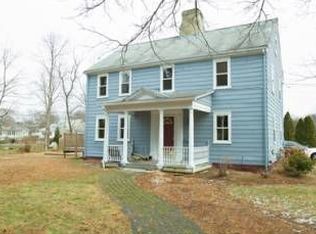 99 Beechcrest St, Warwick, RI 02888