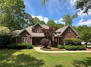 822 Moores Mill Dr, Auburn, AL 36830