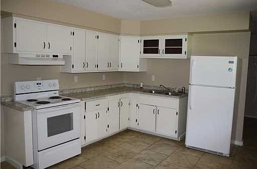 4th image of 4602 Robinhood Dr