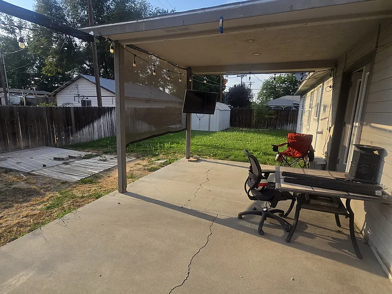 425 N 12 E — Photo 11