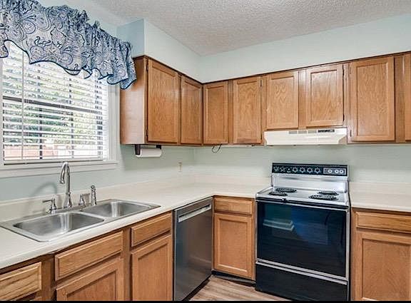 5th image of 405 Chatham Ct #405