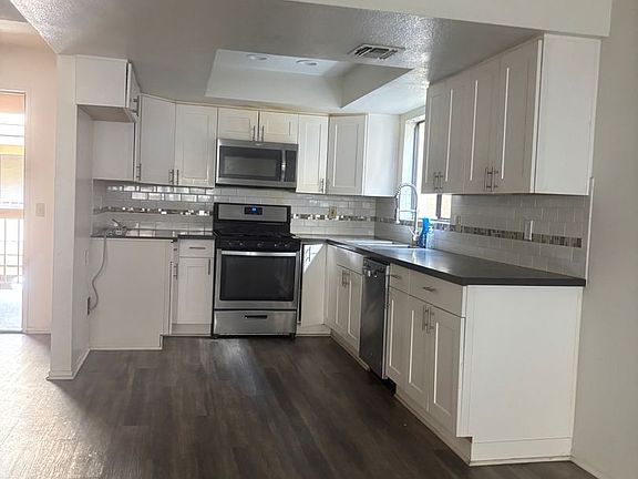 2nd image of 1219 N Columbus Ave #208
