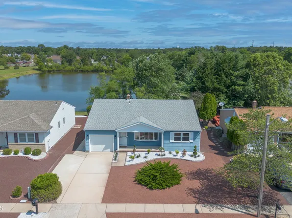 5 Duxbury Road, Toms River, NJ 08757