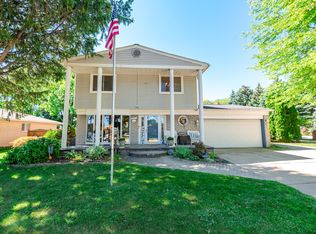 35853 Kincaid Dr, Clinton Township, MI 48035