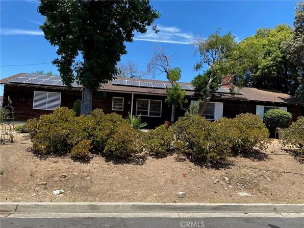 12621 Singing Wood Dr, Santa Ana, CA 92705