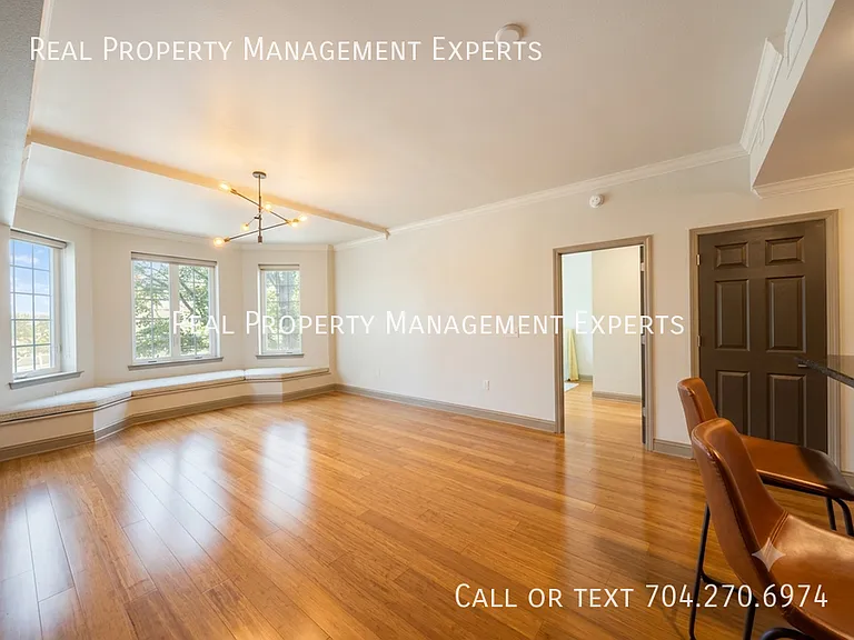 300 W 5th St #215 — Photo 4